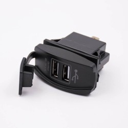 USB Car Charger Multi Port Socket Dual Port 5V 3.1A With Dust Cover