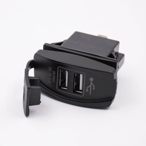 USB Car Charger Multi Port Socket Dual Port 5V 3.1A With Dust Cover